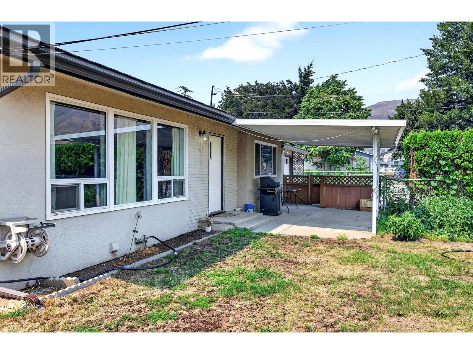 1094 SCHREINER Street