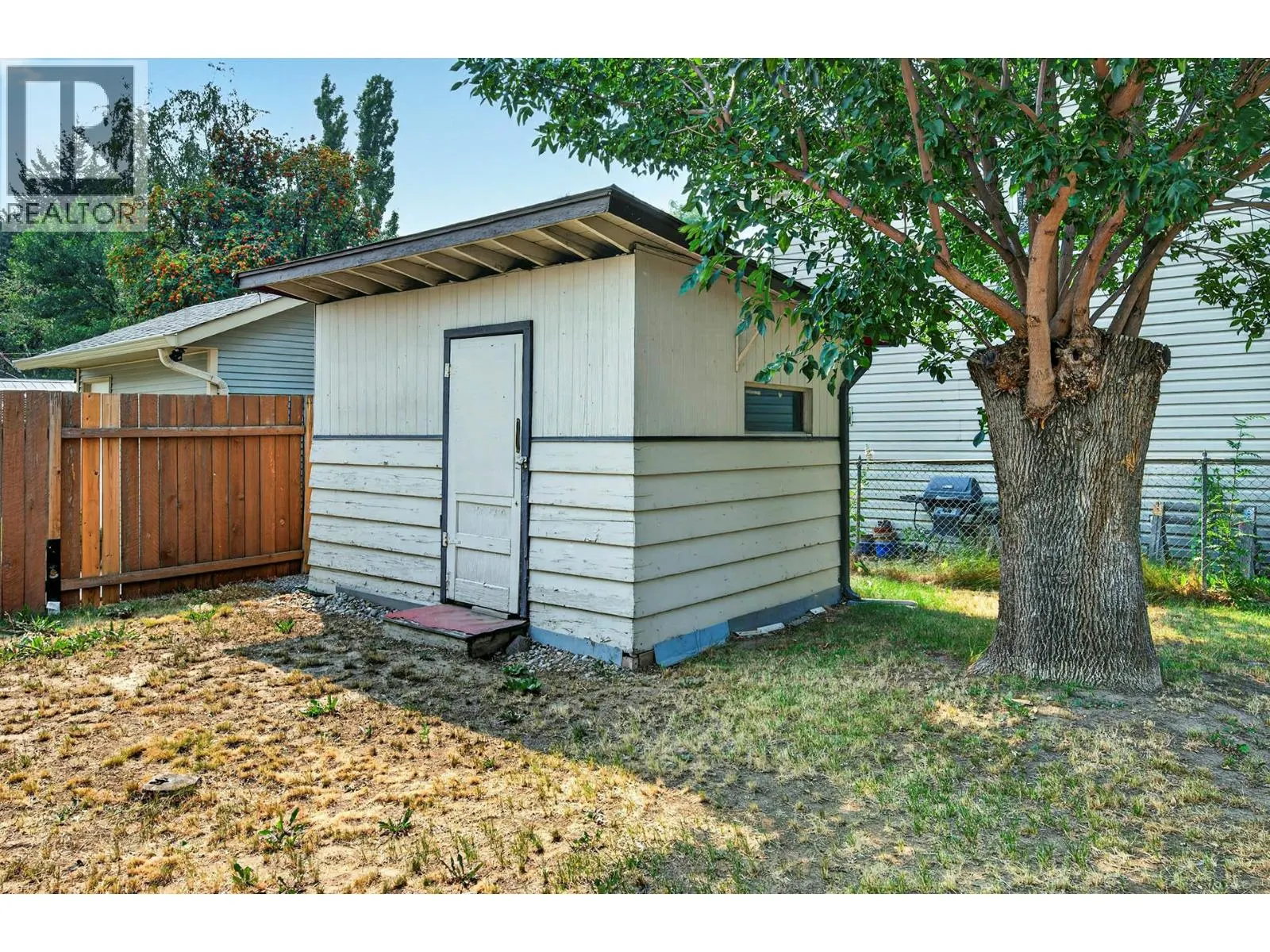 1094 SCHREINER Street