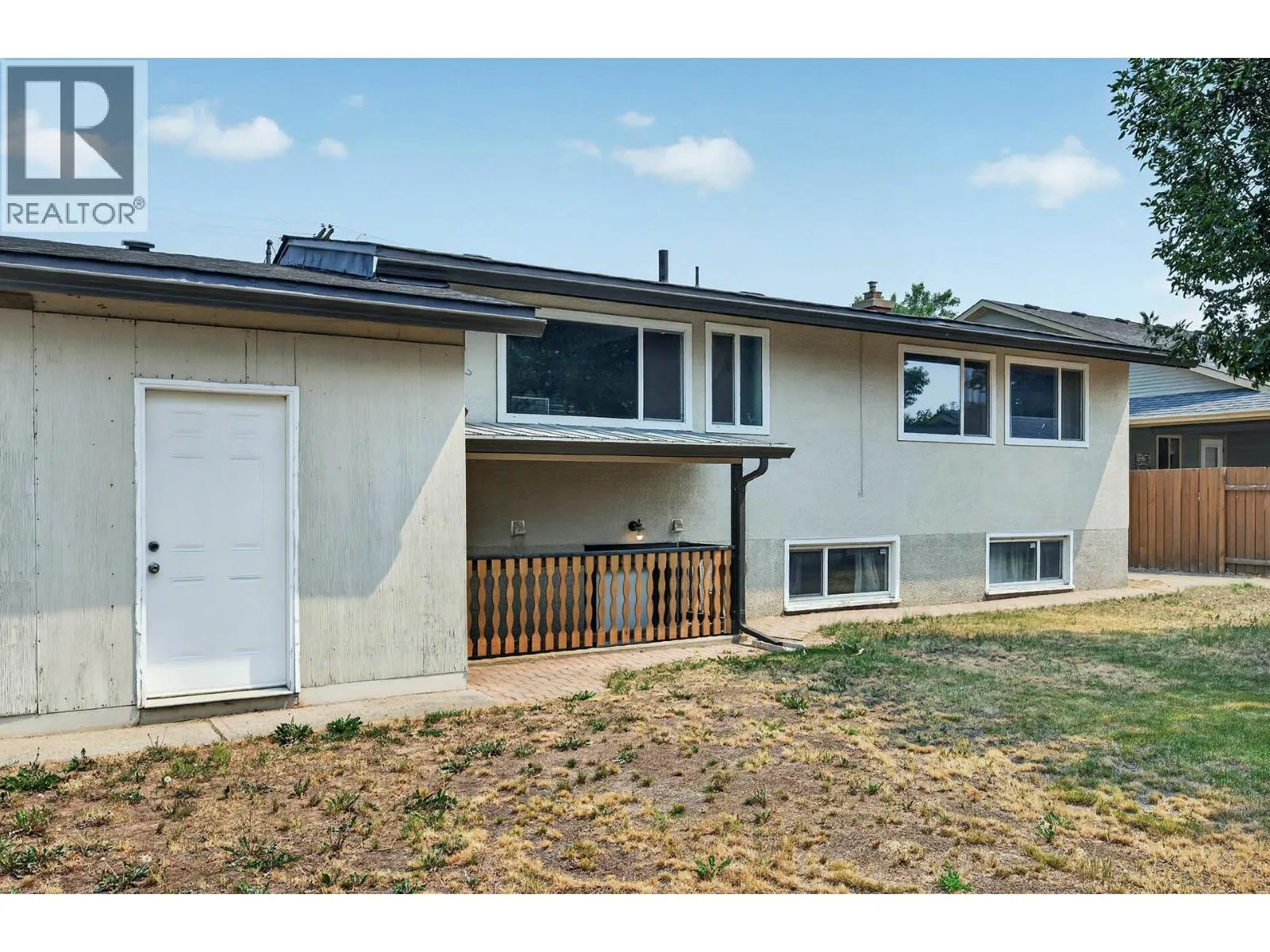 1094 SCHREINER Street