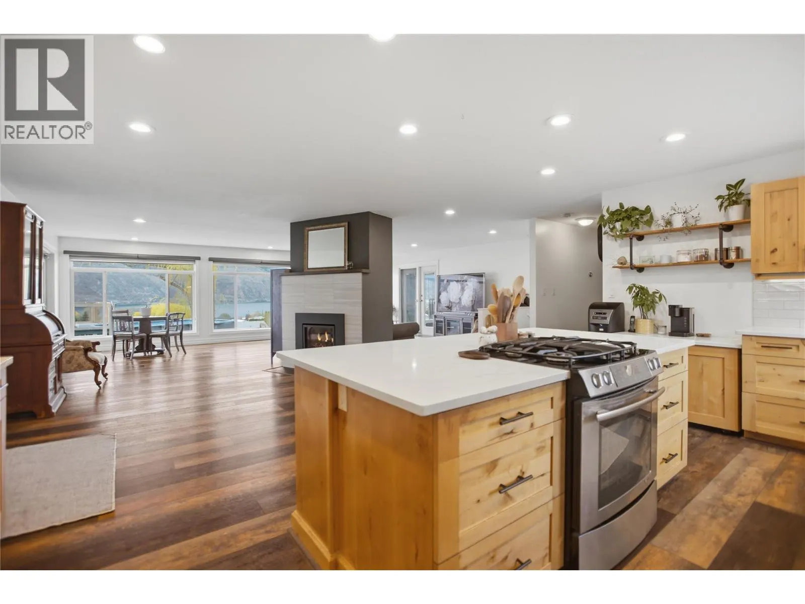 6998 Vista Drive