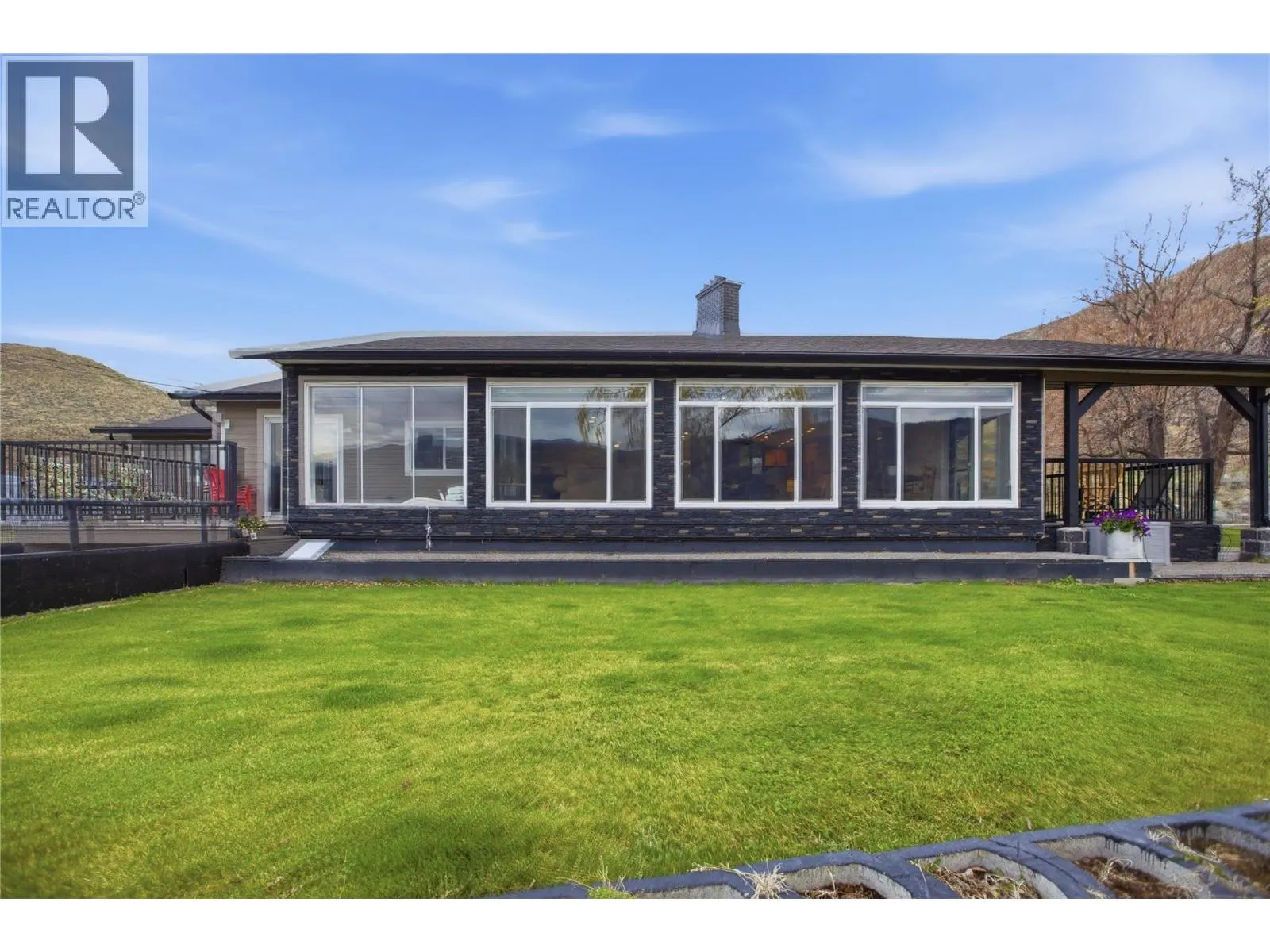 6998 Vista Drive