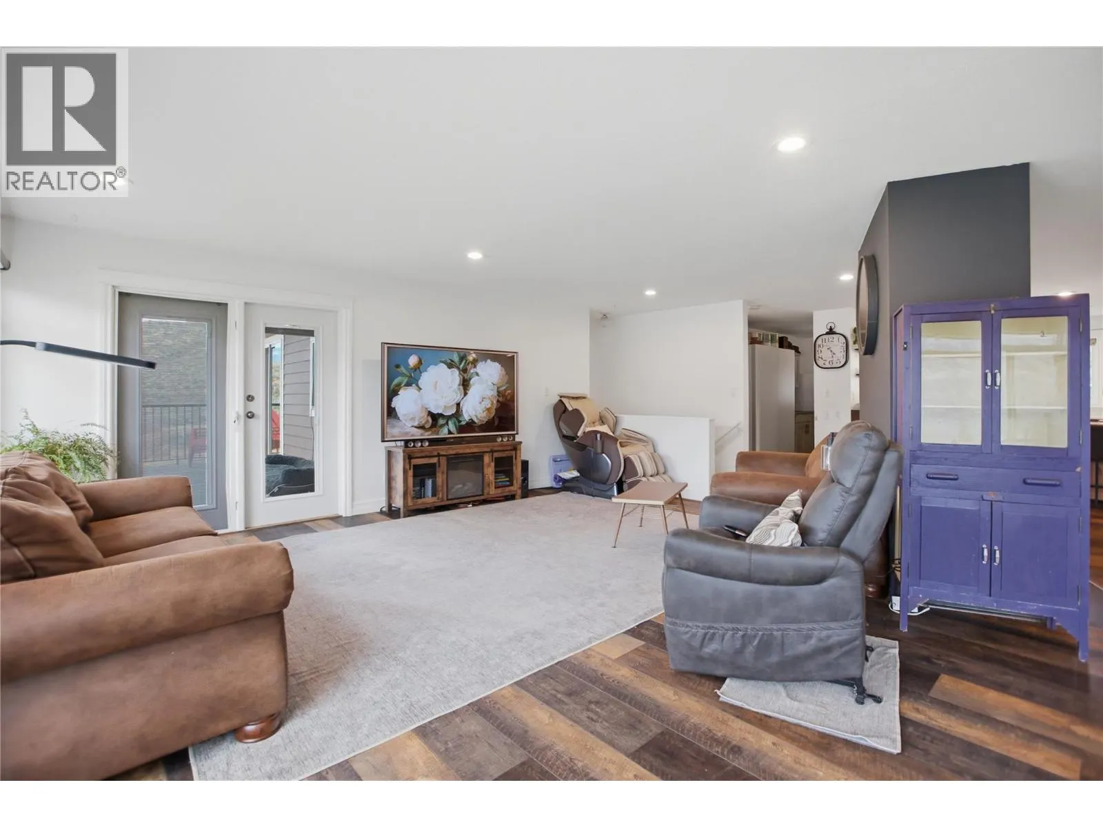 6998 Vista Drive