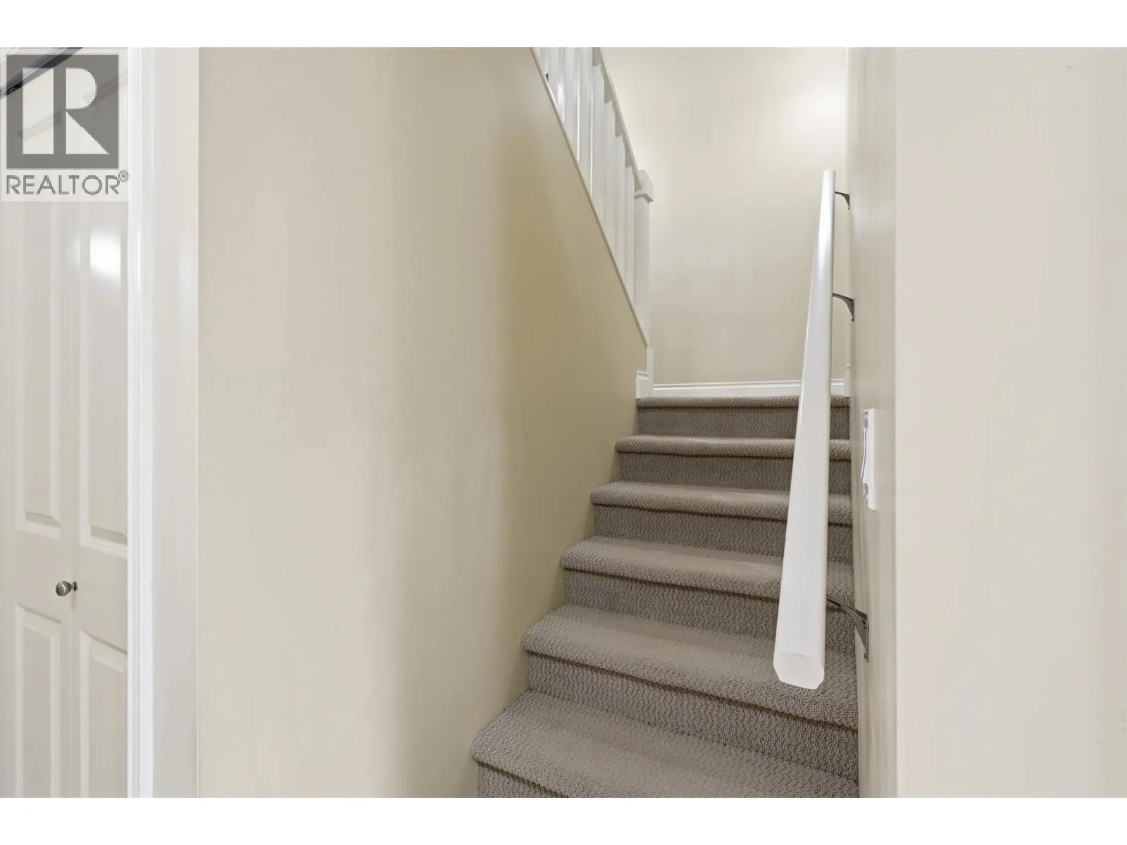 1055 ABERDEEN Drive Unit# 30