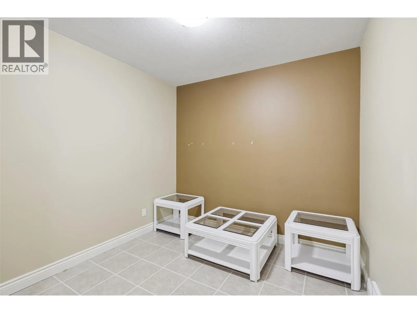 1055 ABERDEEN Drive Unit# 30
