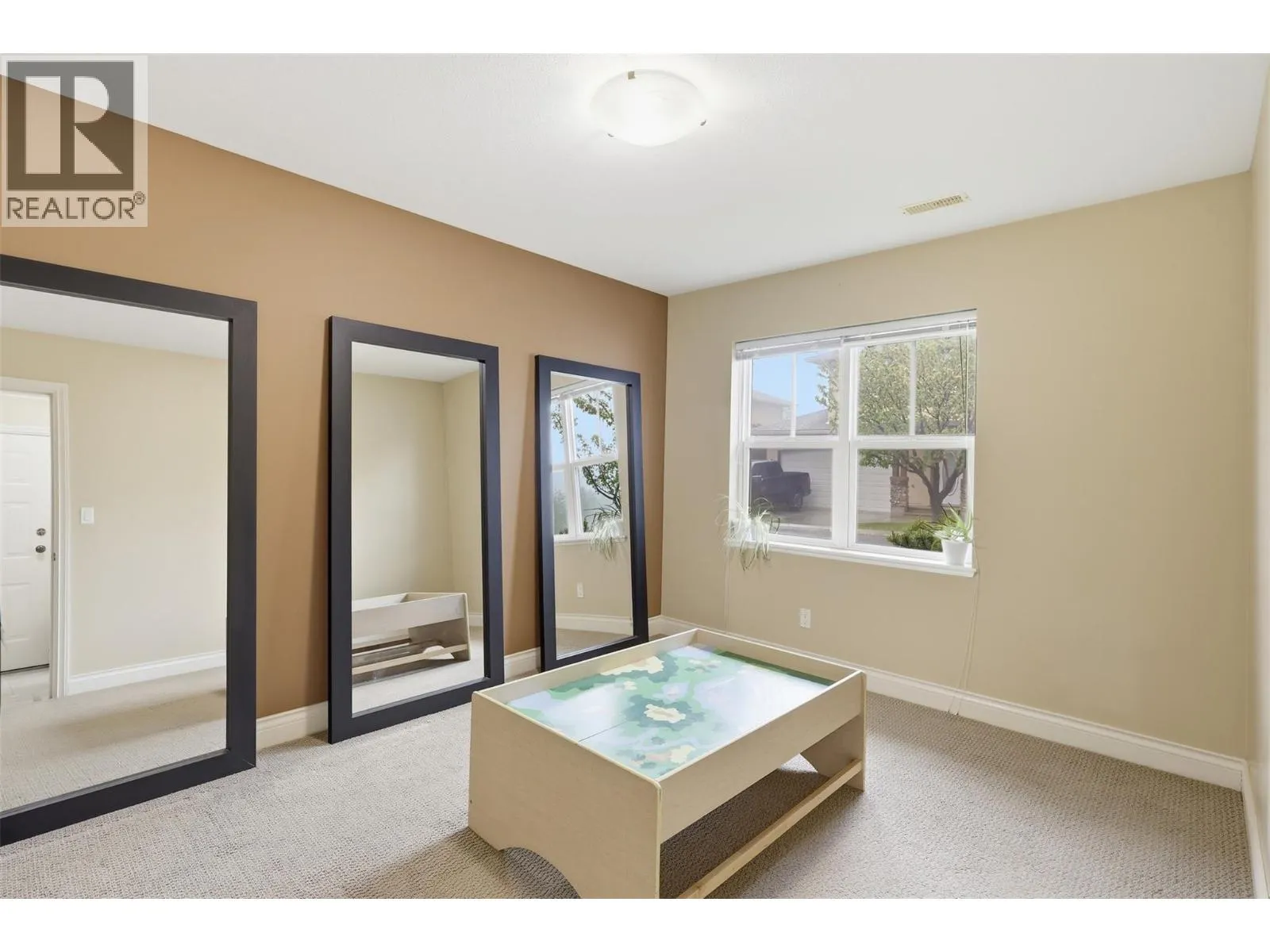 1055 ABERDEEN Drive Unit# 30