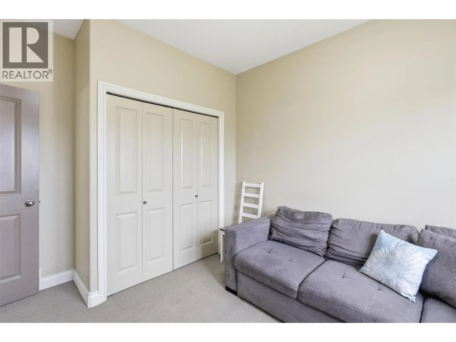 1055 ABERDEEN Drive Unit# 30
