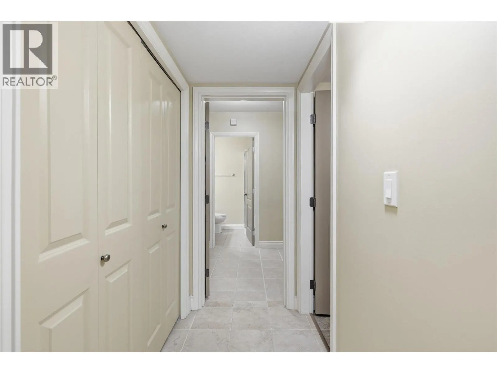 1055 ABERDEEN Drive Unit# 30