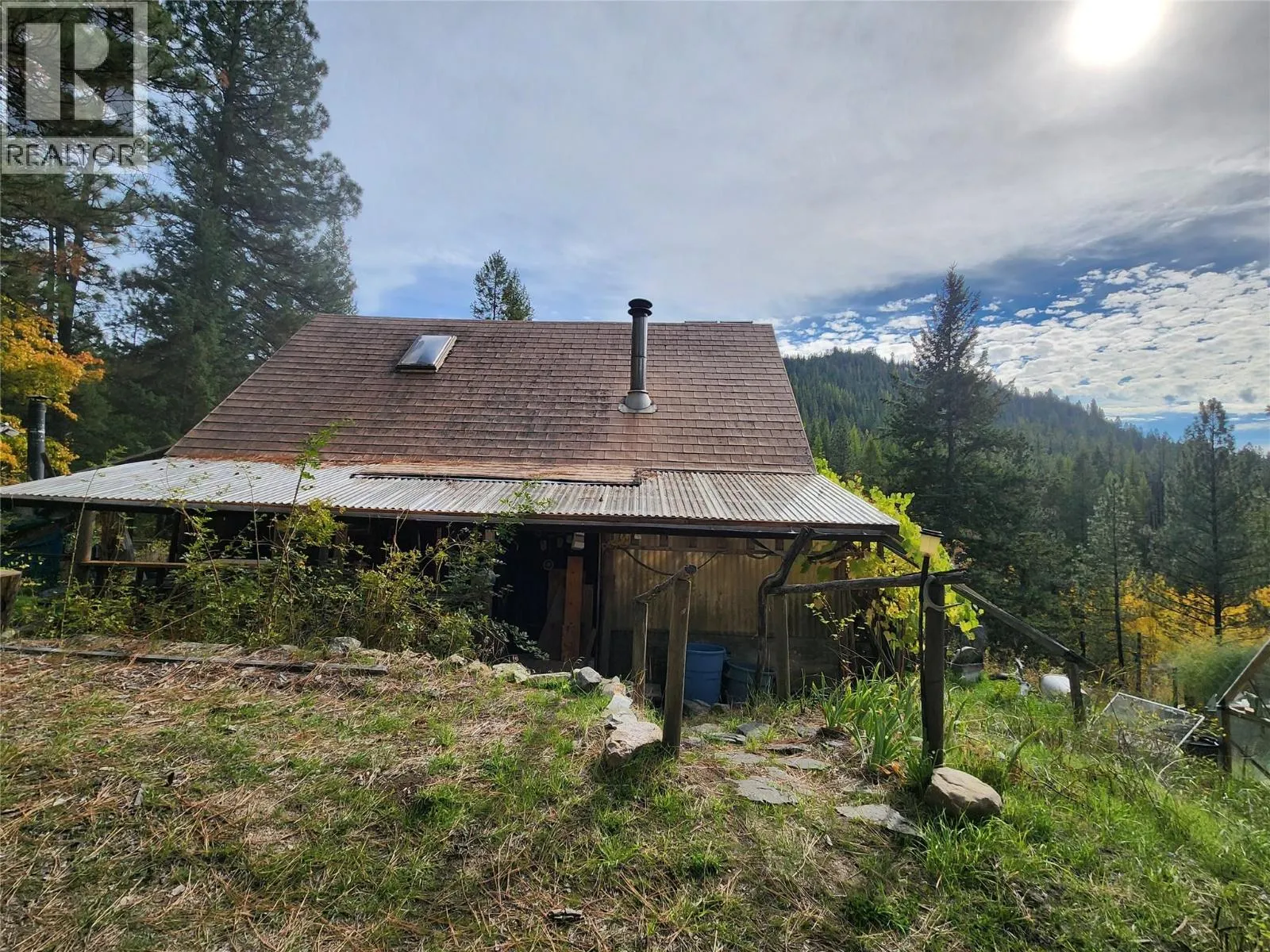 1905 &1910 SNOWBALL CREEK EAST Road