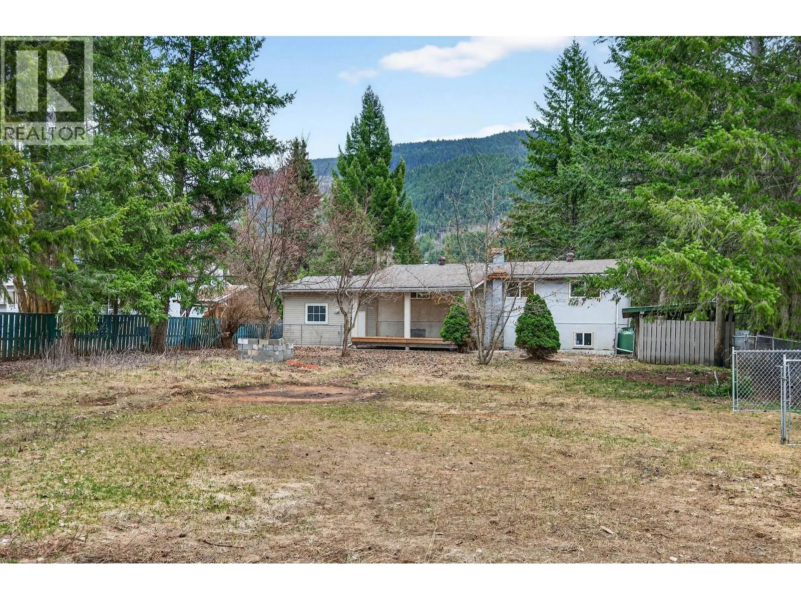 1297 THOMPSON Drive