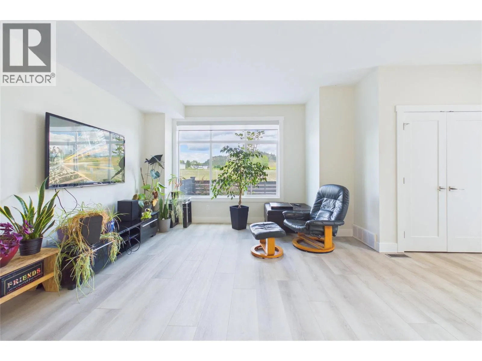 115 Wyndham Crescent Unit# 7