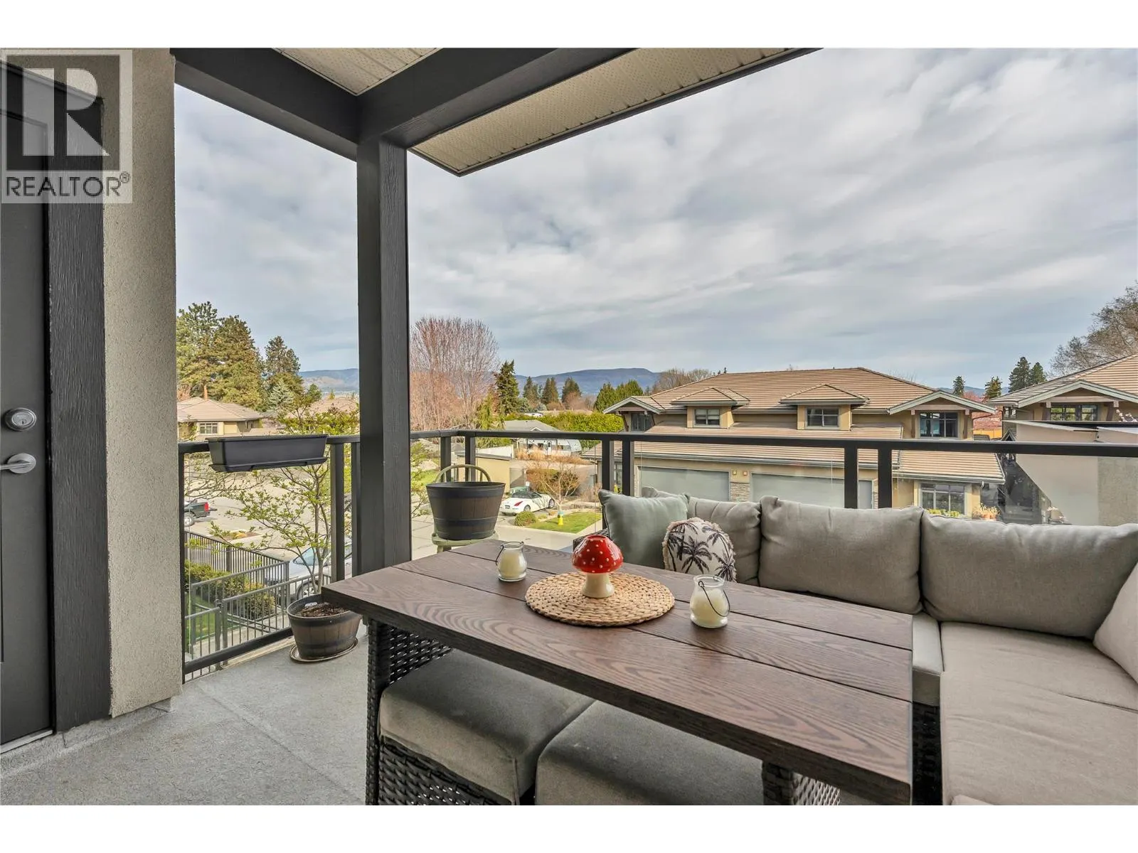 4380 Lakeshore Road Unit# 210