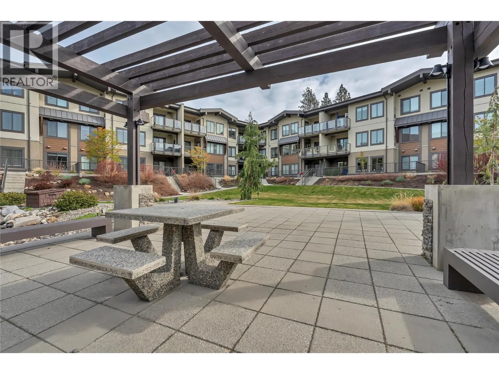4380 Lakeshore Road Unit# 210