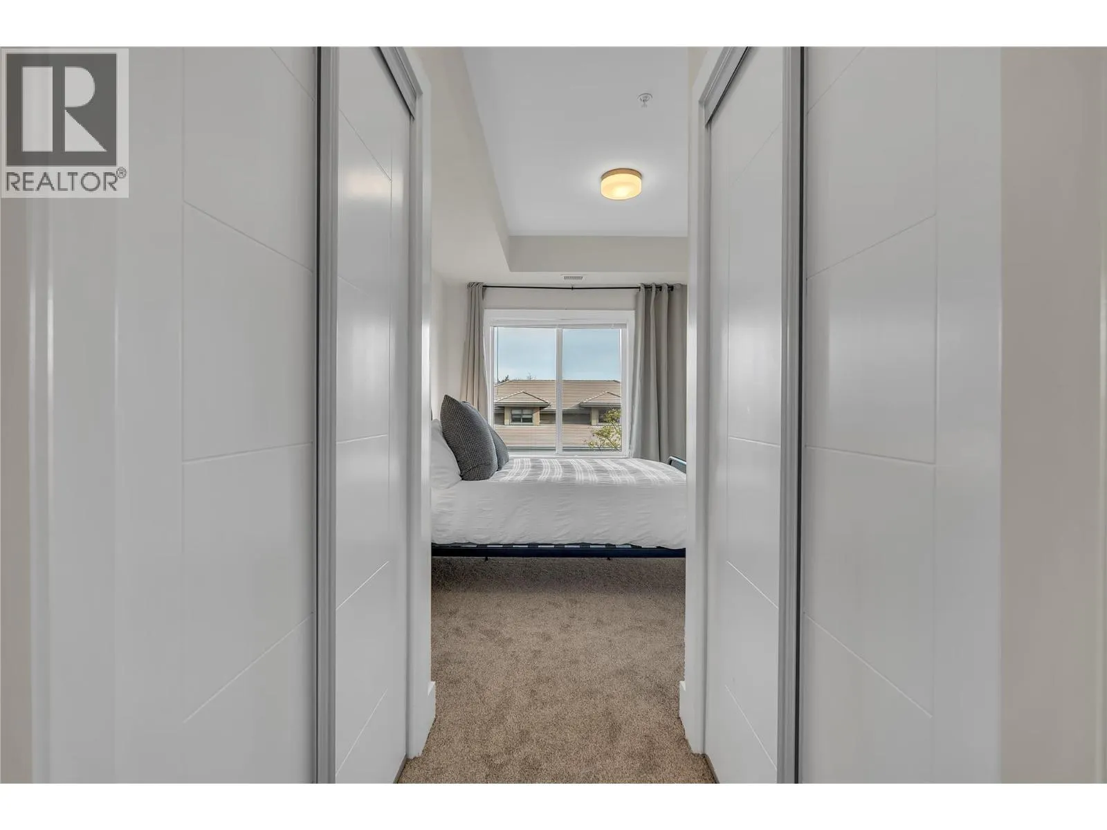 4380 Lakeshore Road Unit# 210