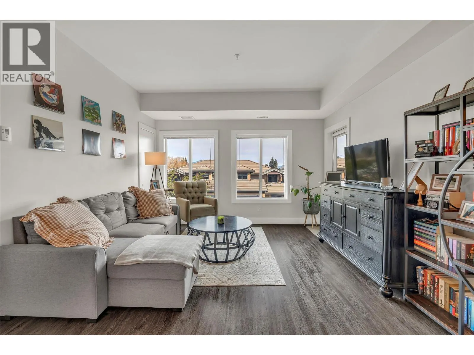 4380 Lakeshore Road Unit# 210