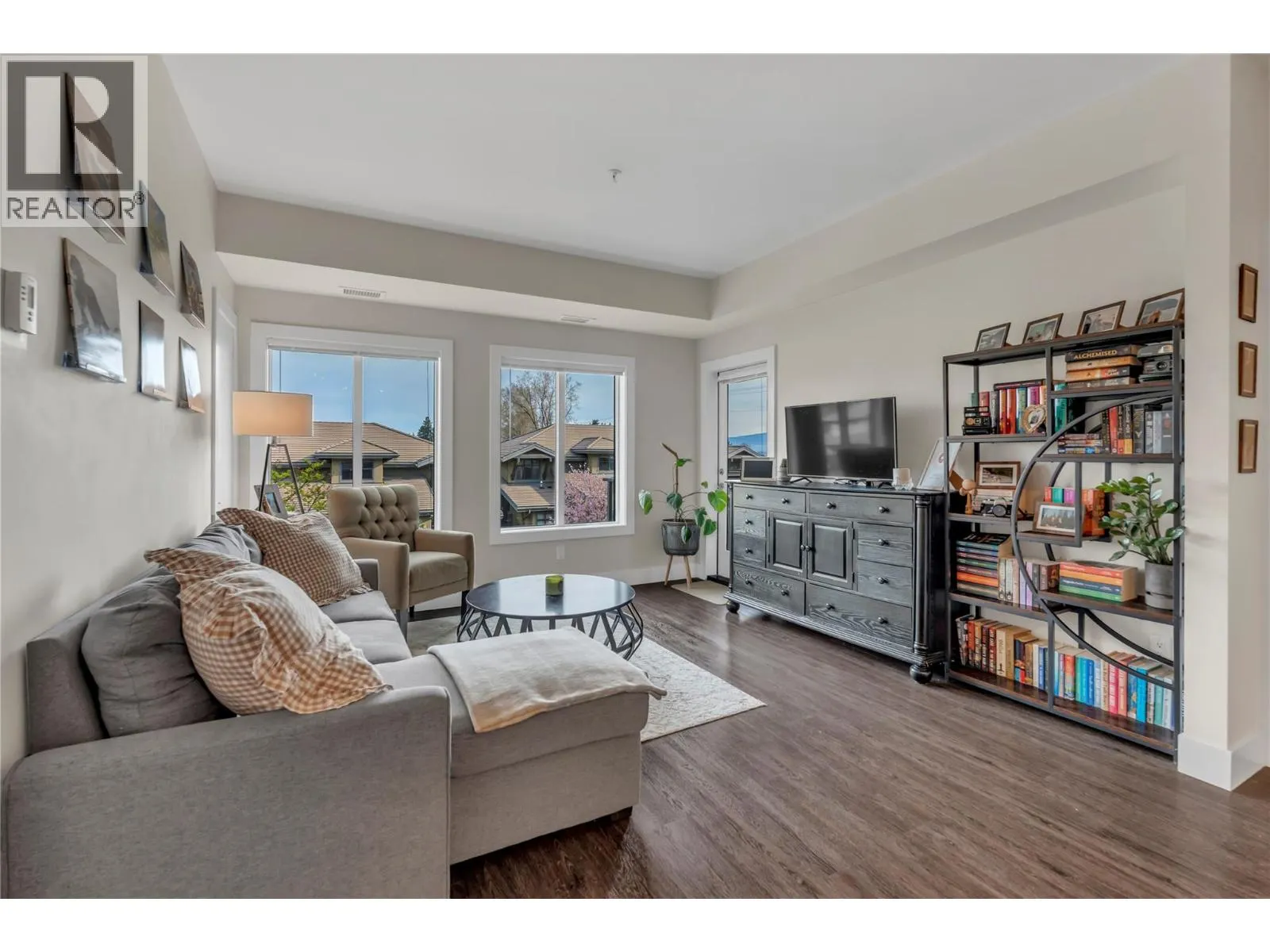 4380 Lakeshore Road Unit# 210
