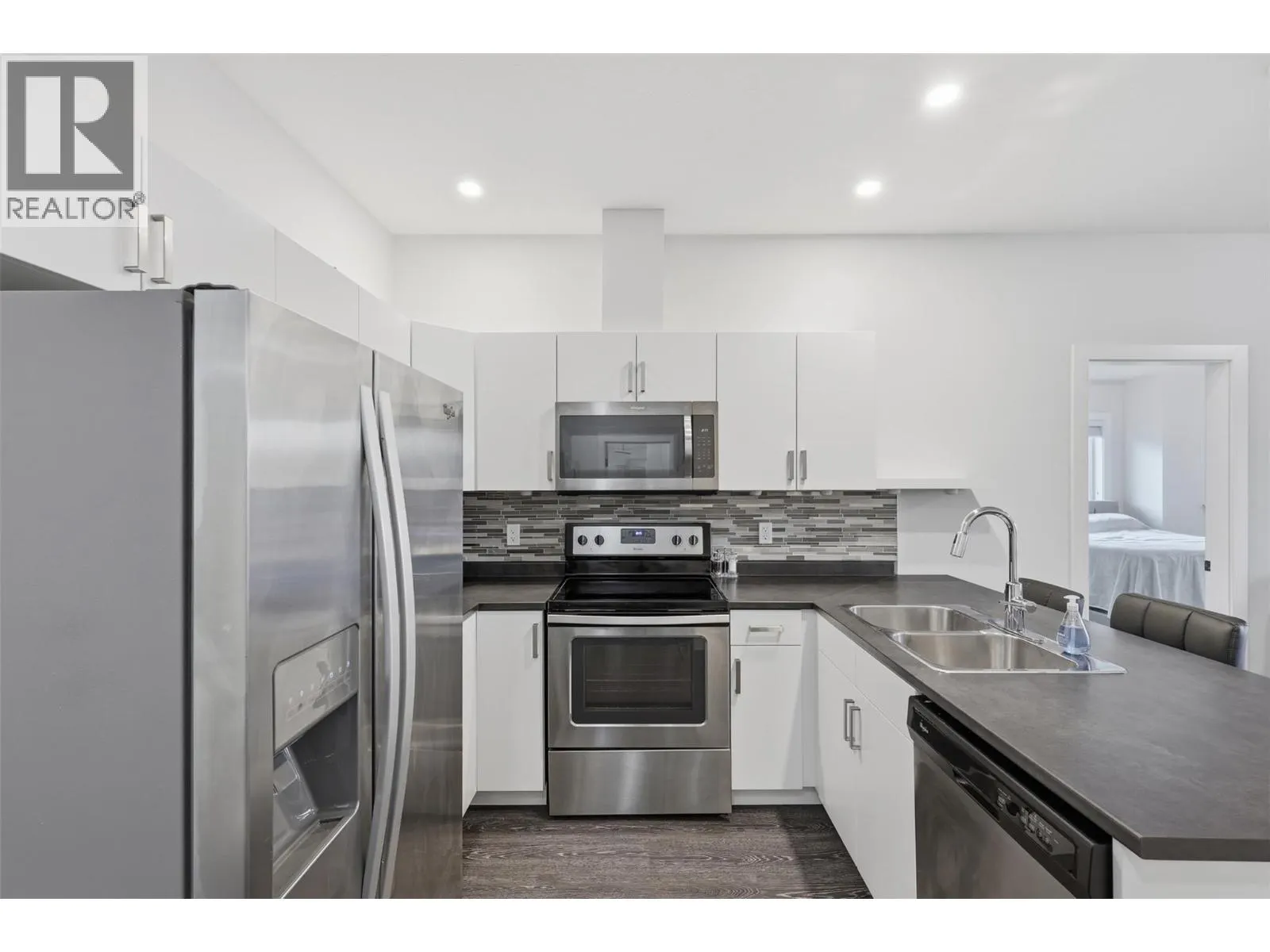 5170 DALLAS Drive Unit# 522