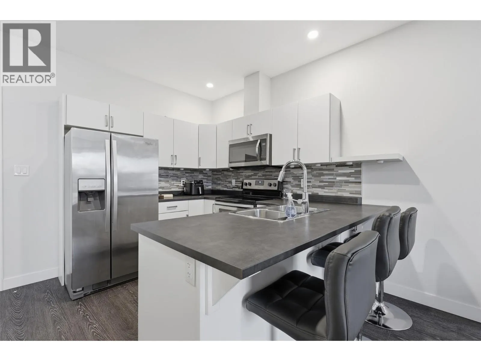 5170 DALLAS Drive Unit# 522