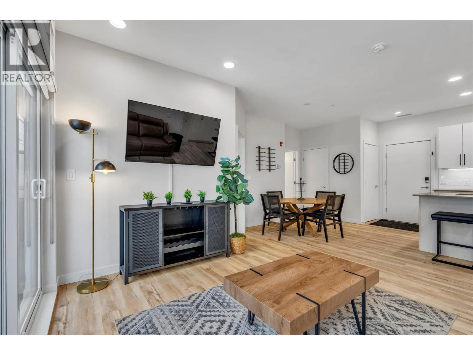 13417 Lakeshore Drive Unit# 113
