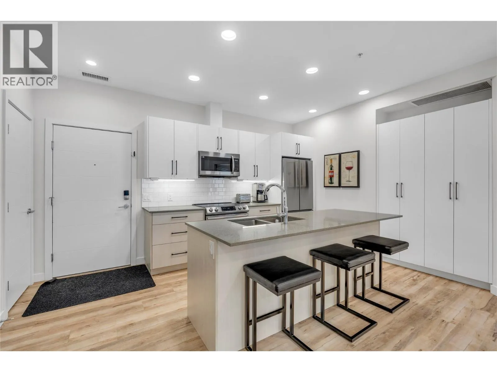 13417 Lakeshore Drive Unit# 113