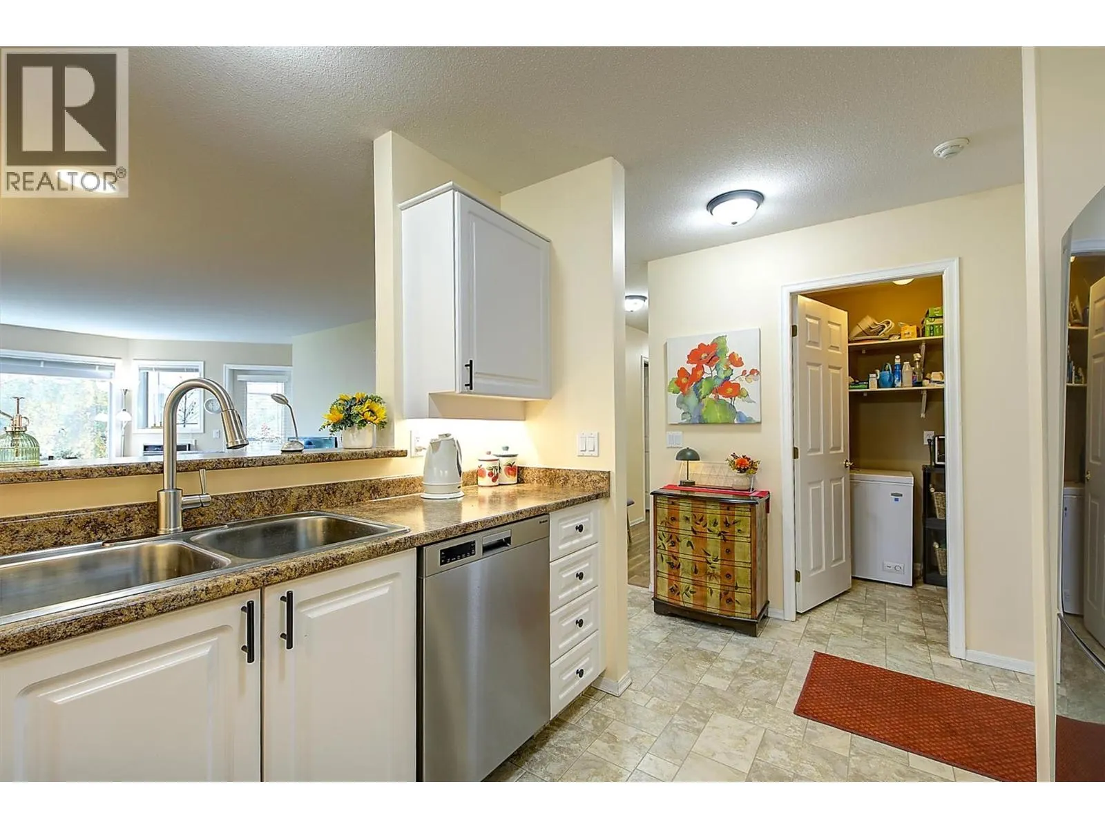 3283 Casorso Road Unit# 108