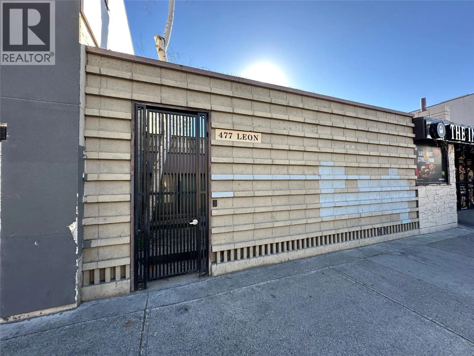 477 Leon Avenue