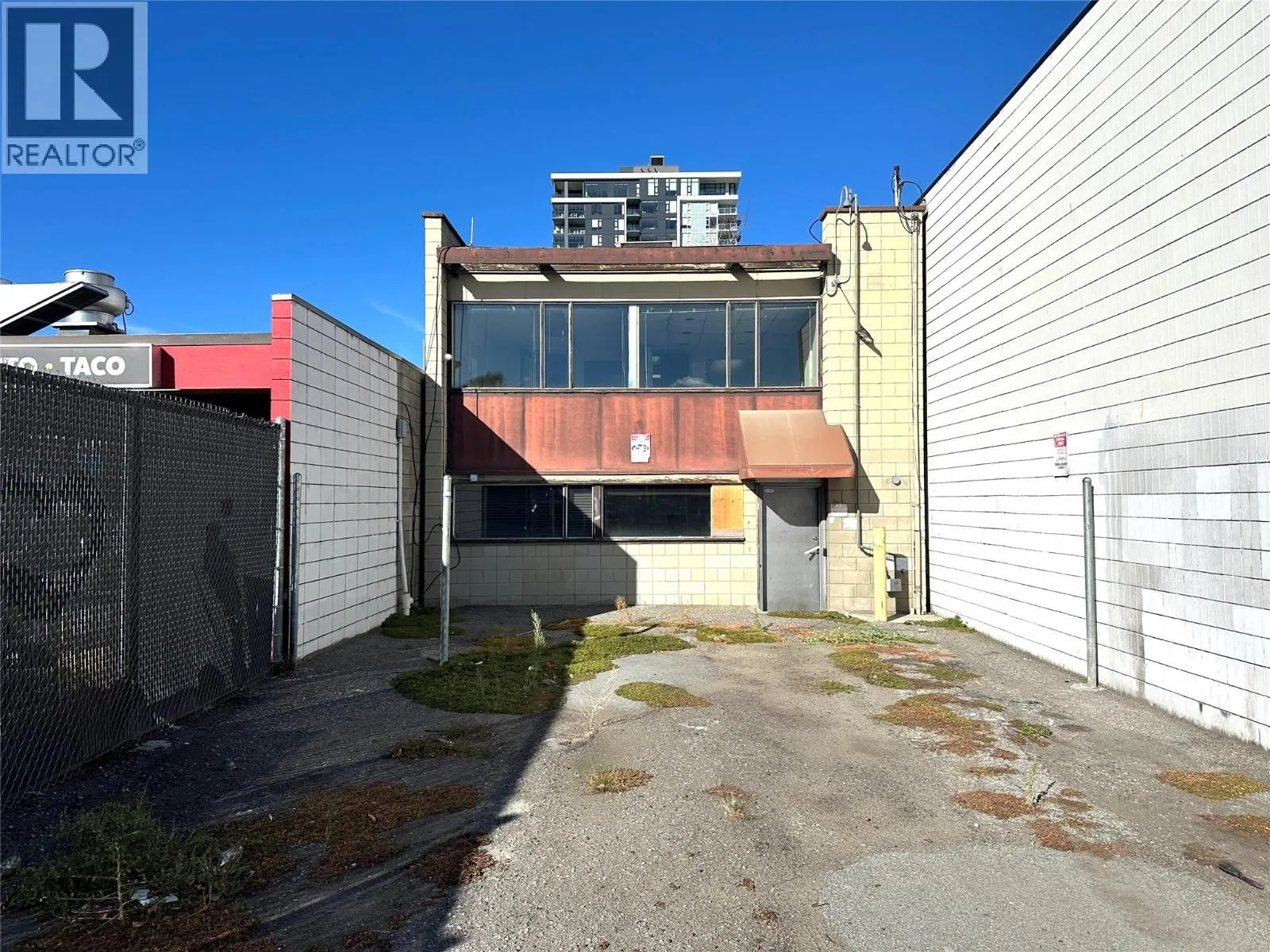 477 Leon Avenue