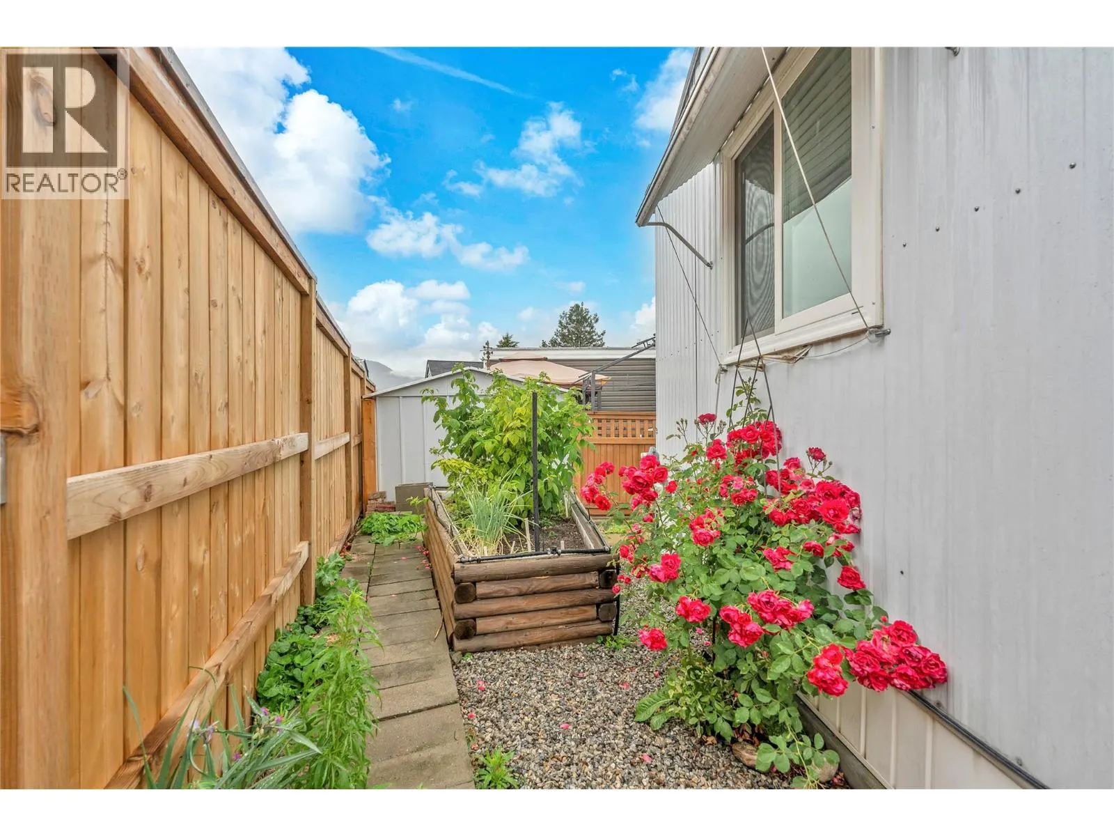 98 Okanagan Avenue E Unit# 25