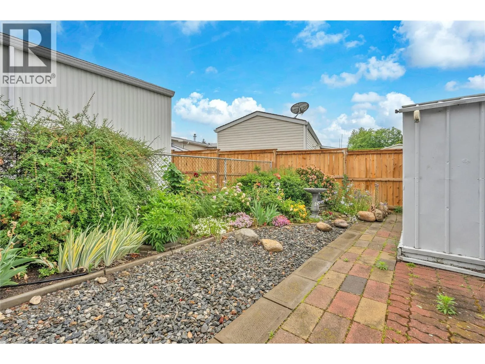 98 Okanagan Avenue E Unit# 25