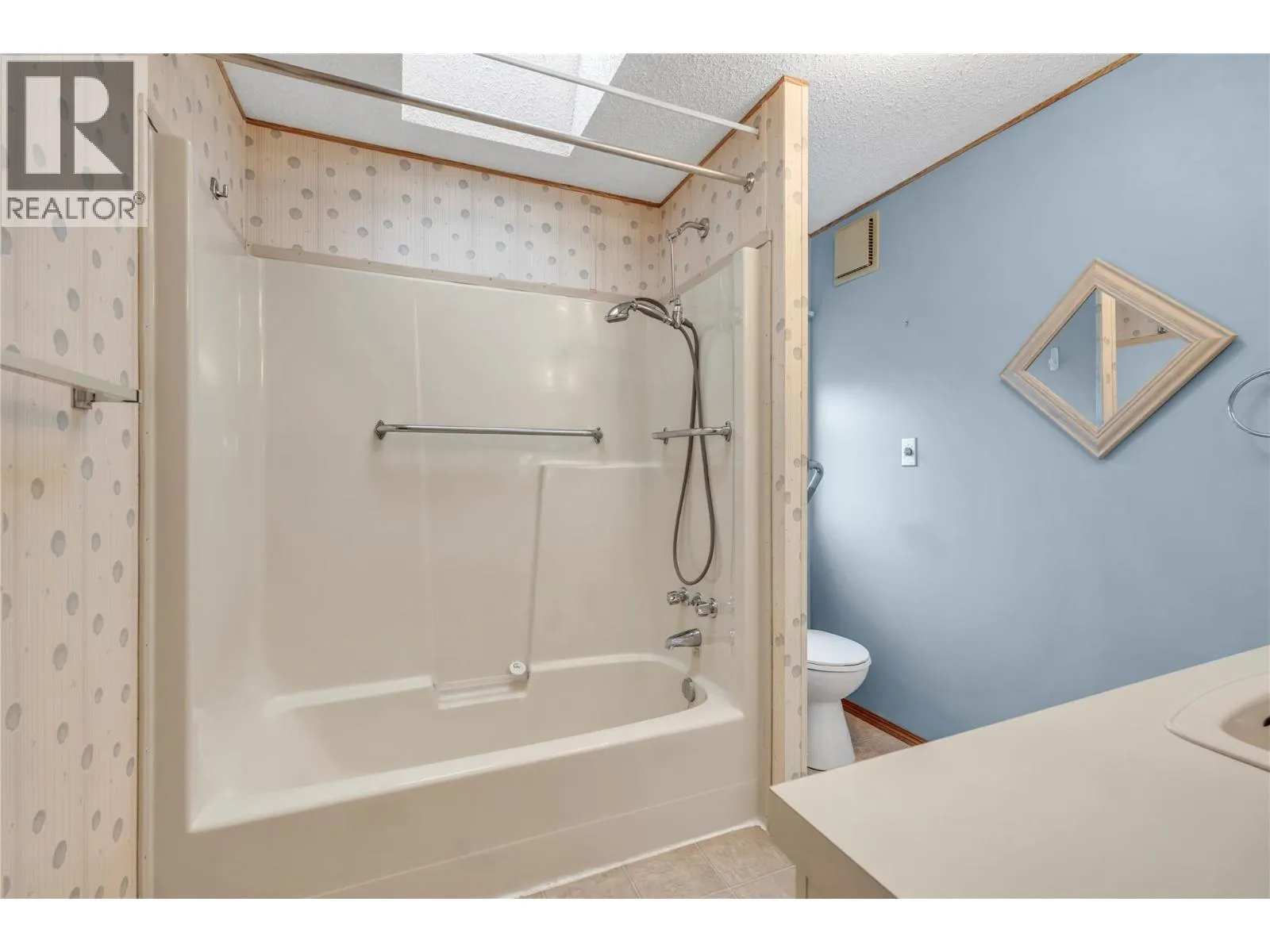 98 Okanagan Avenue E Unit# 25