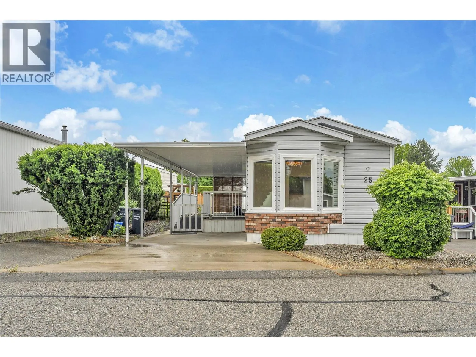 98 Okanagan Avenue E Unit# 25