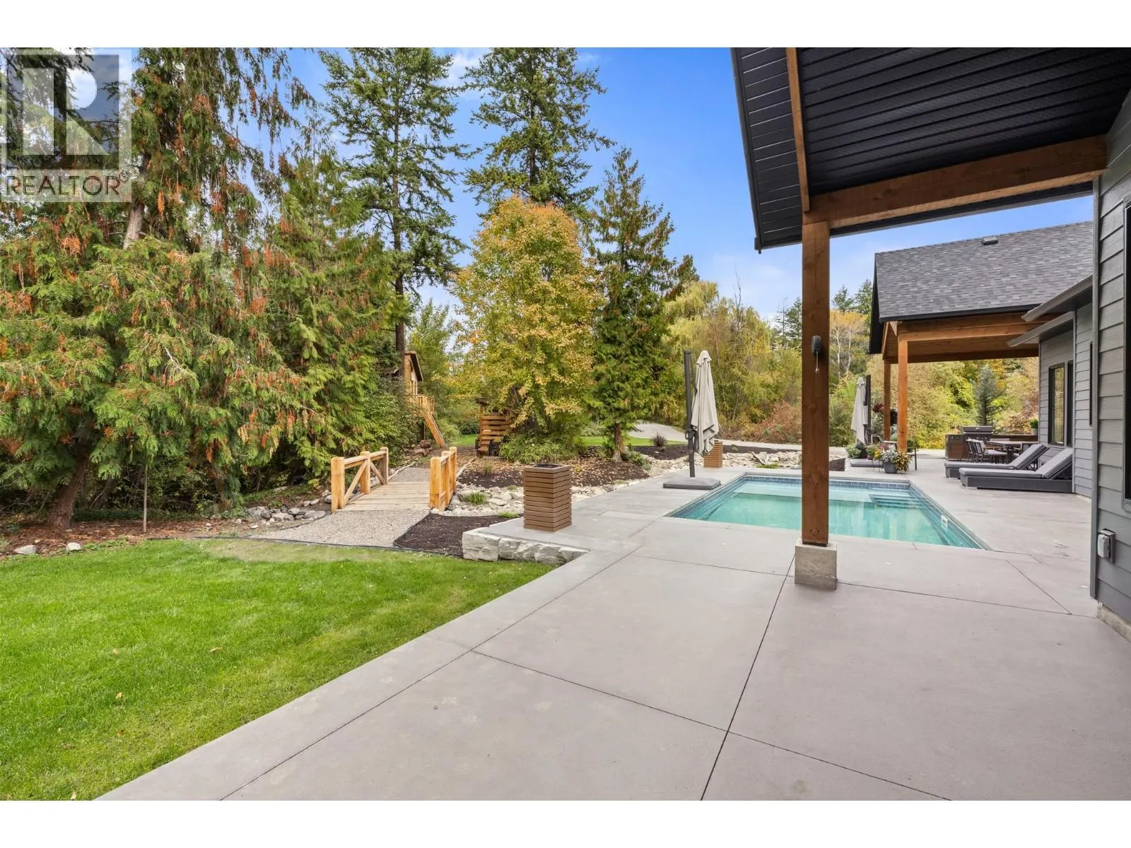 2475 Maquinna Road
