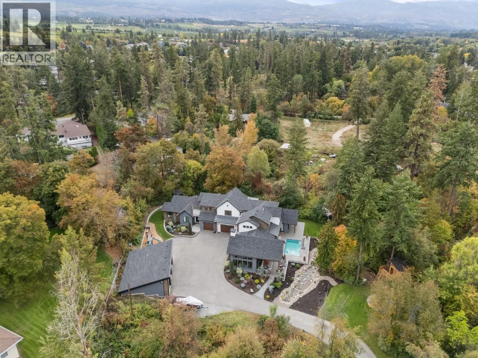 2475 Maquinna Road