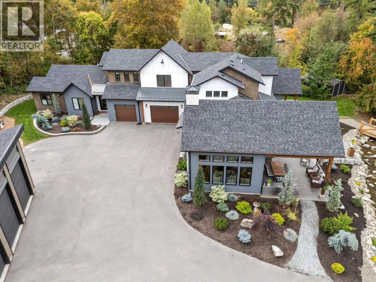 2475 Maquinna Road