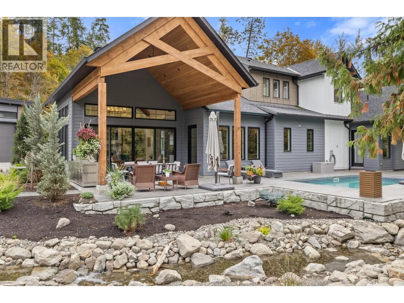 2475 Maquinna Road