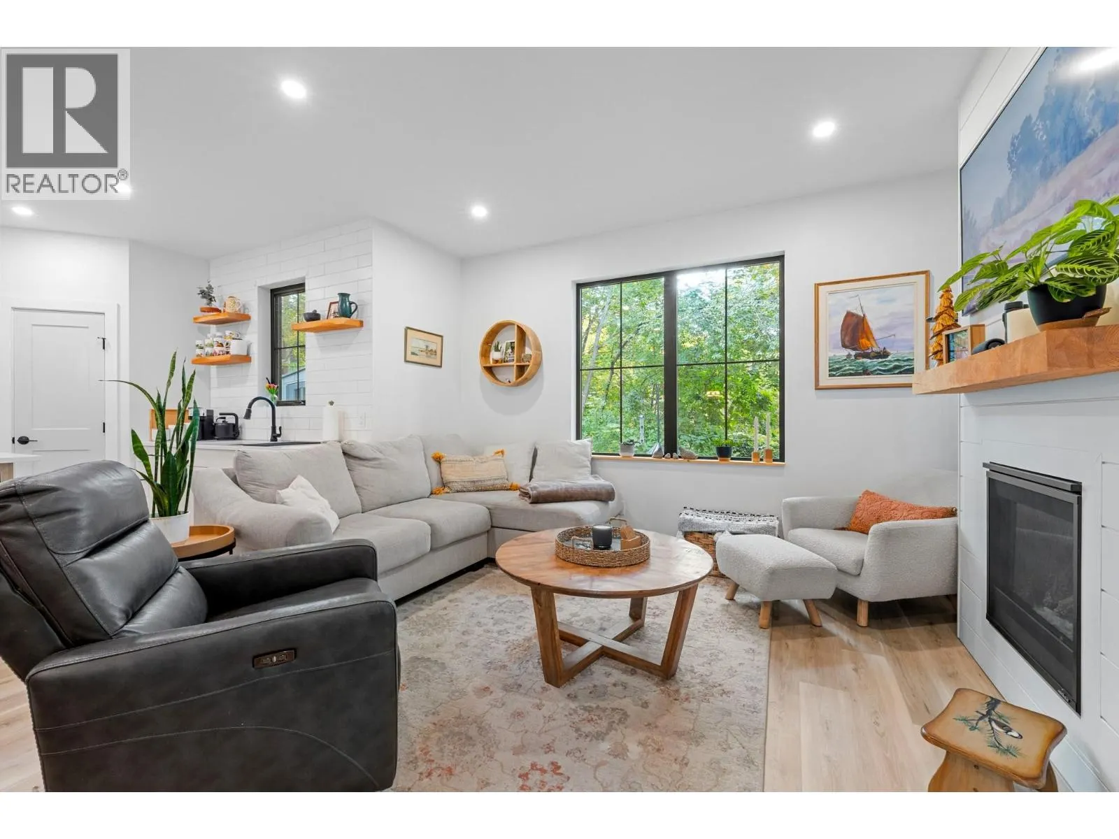 2475 Maquinna Road