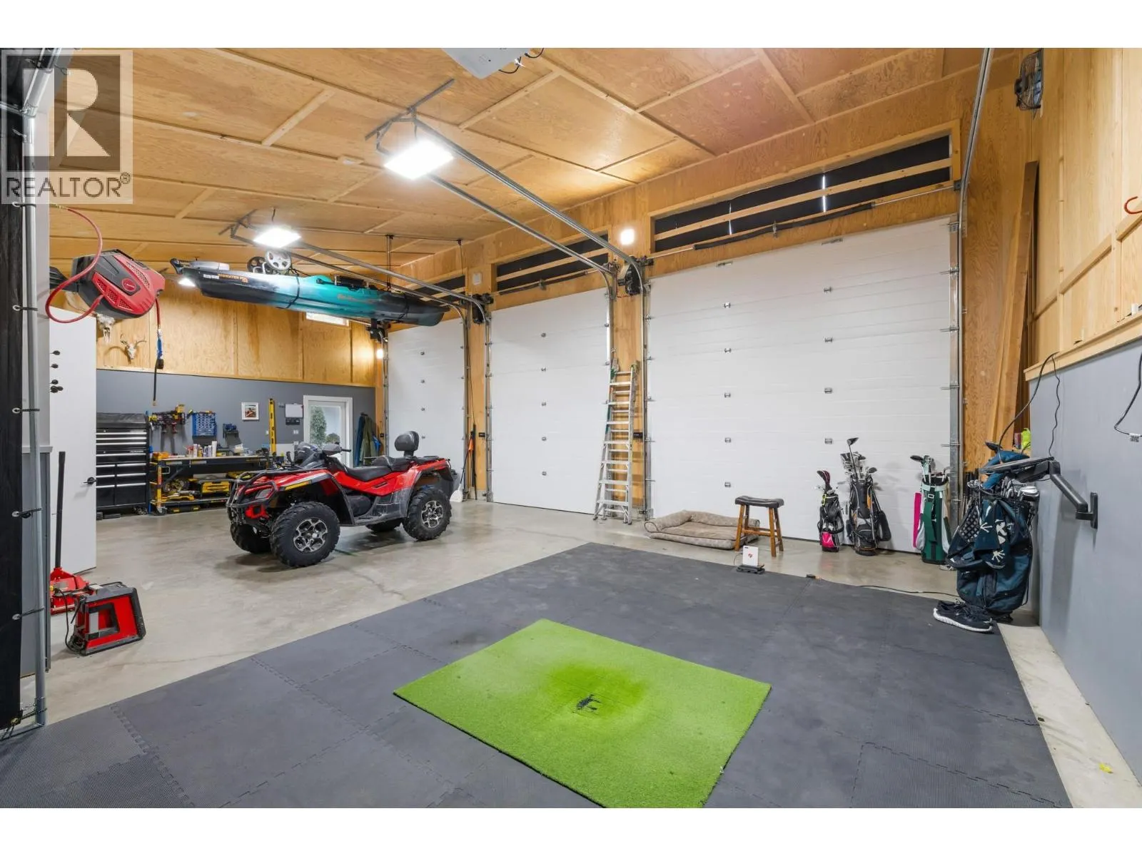 2475 Maquinna Road