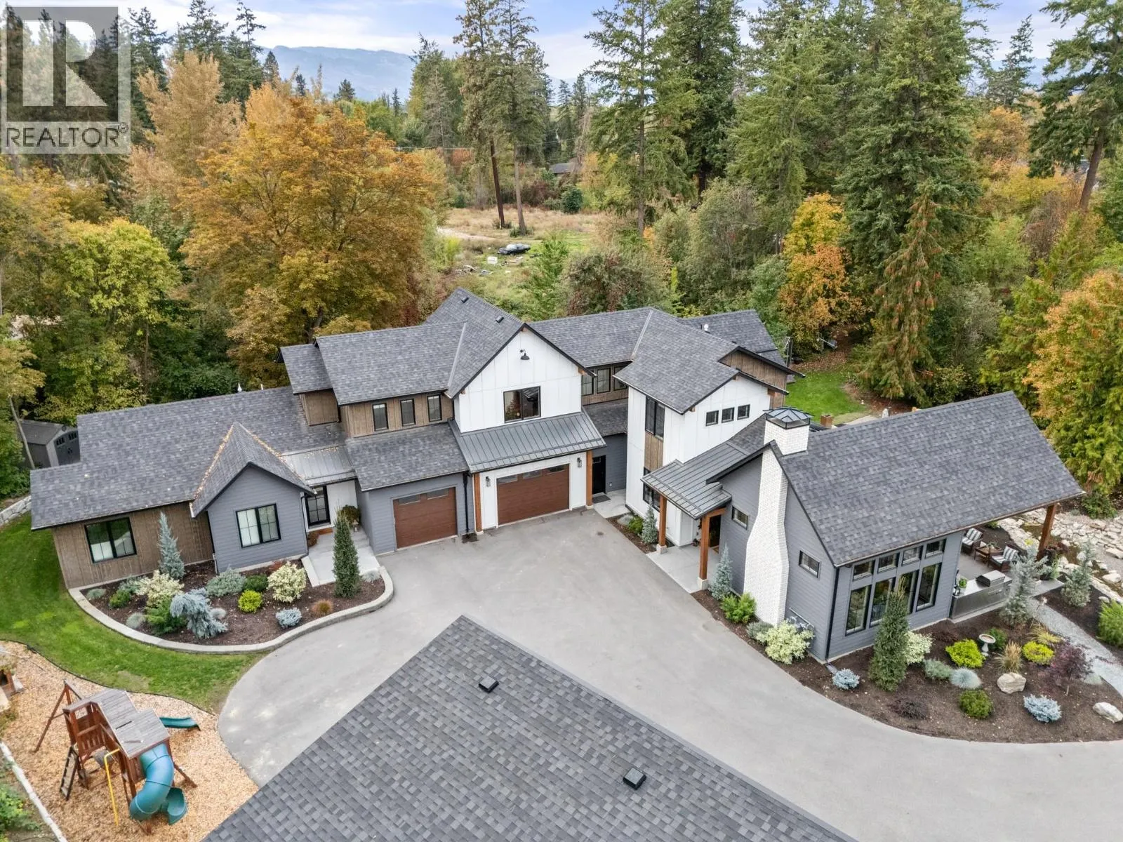 2475 Maquinna Road