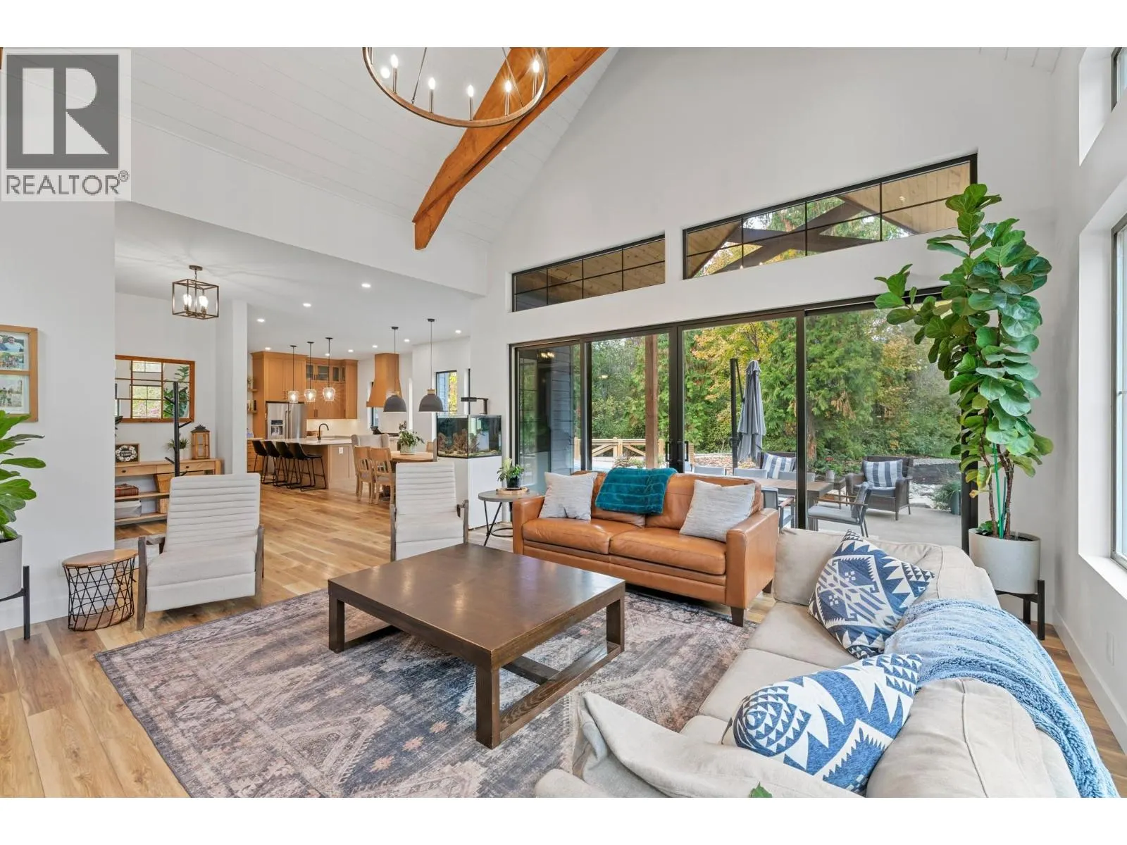 2475 Maquinna Road
