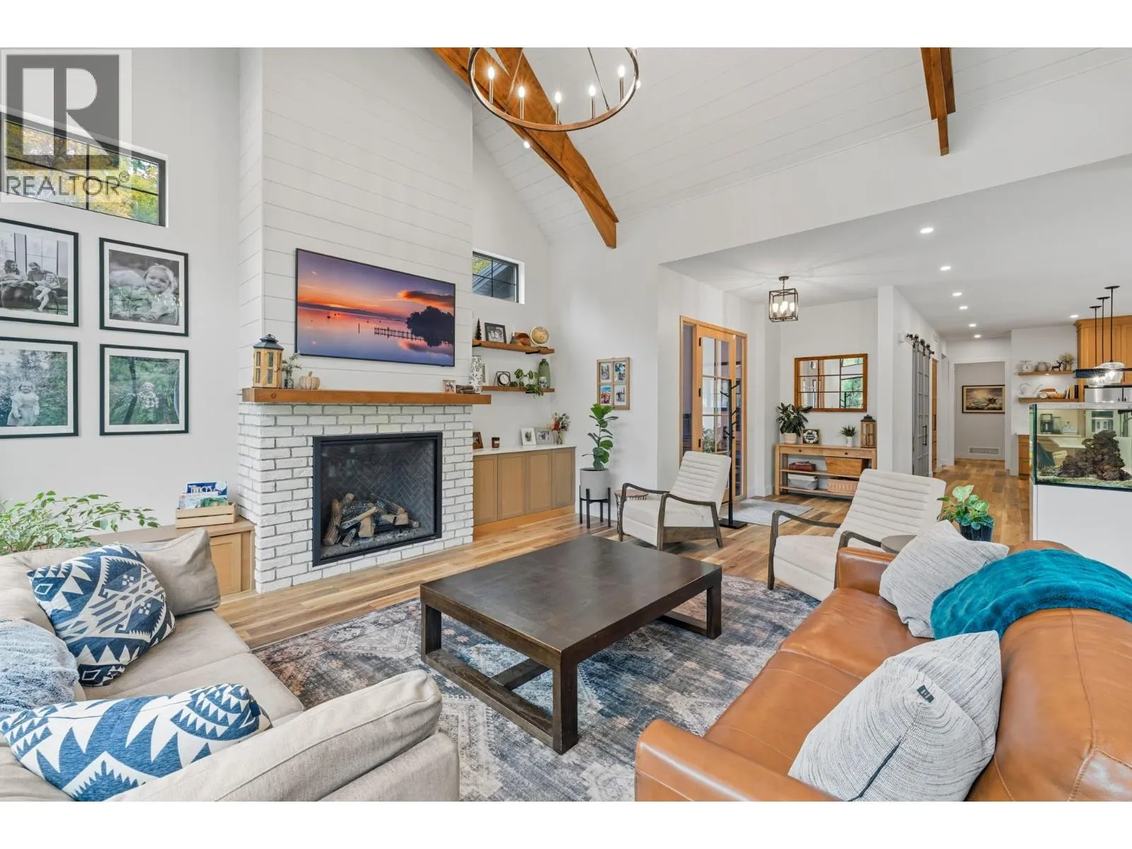 2475 Maquinna Road