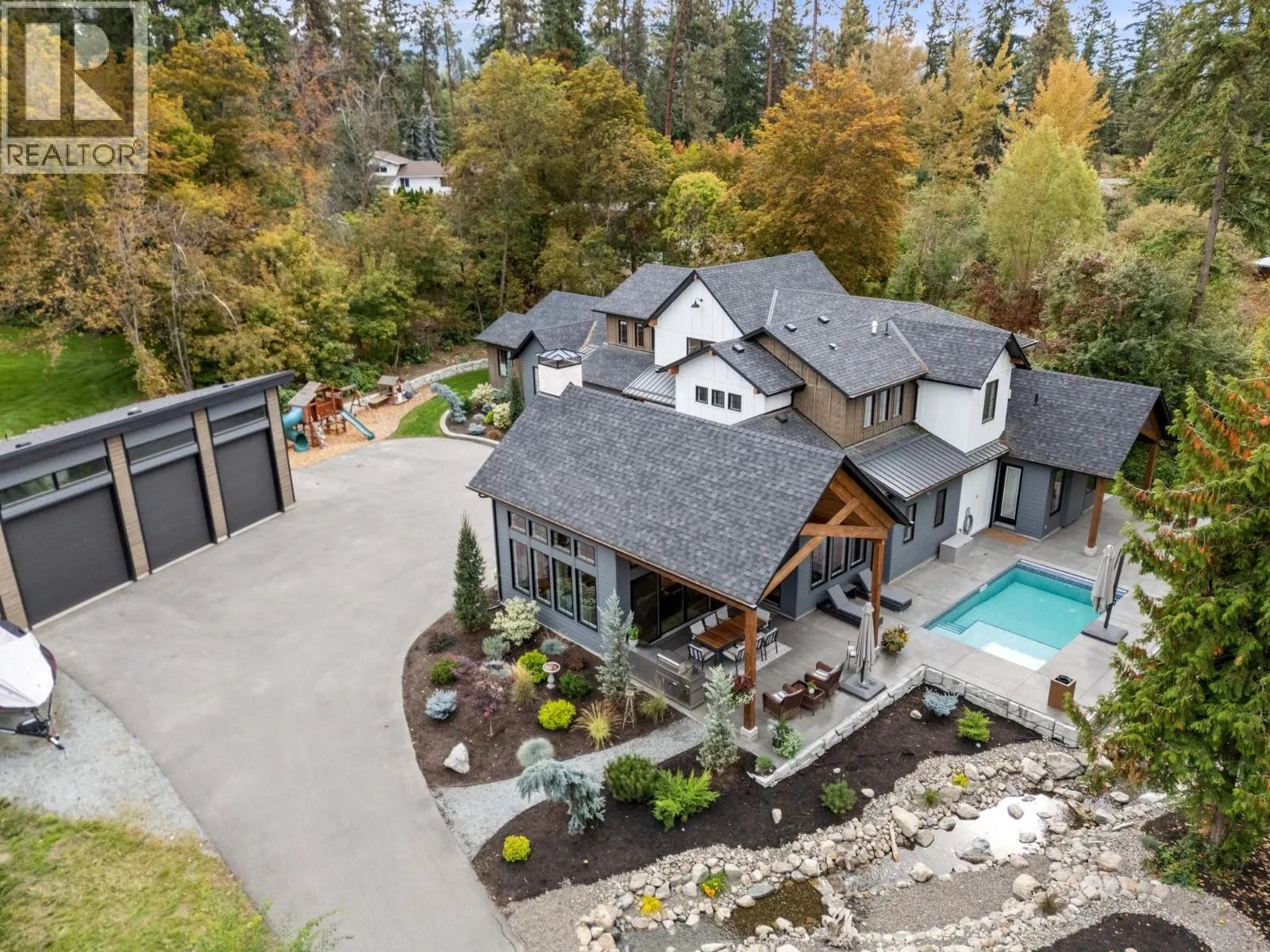 2475 Maquinna Road