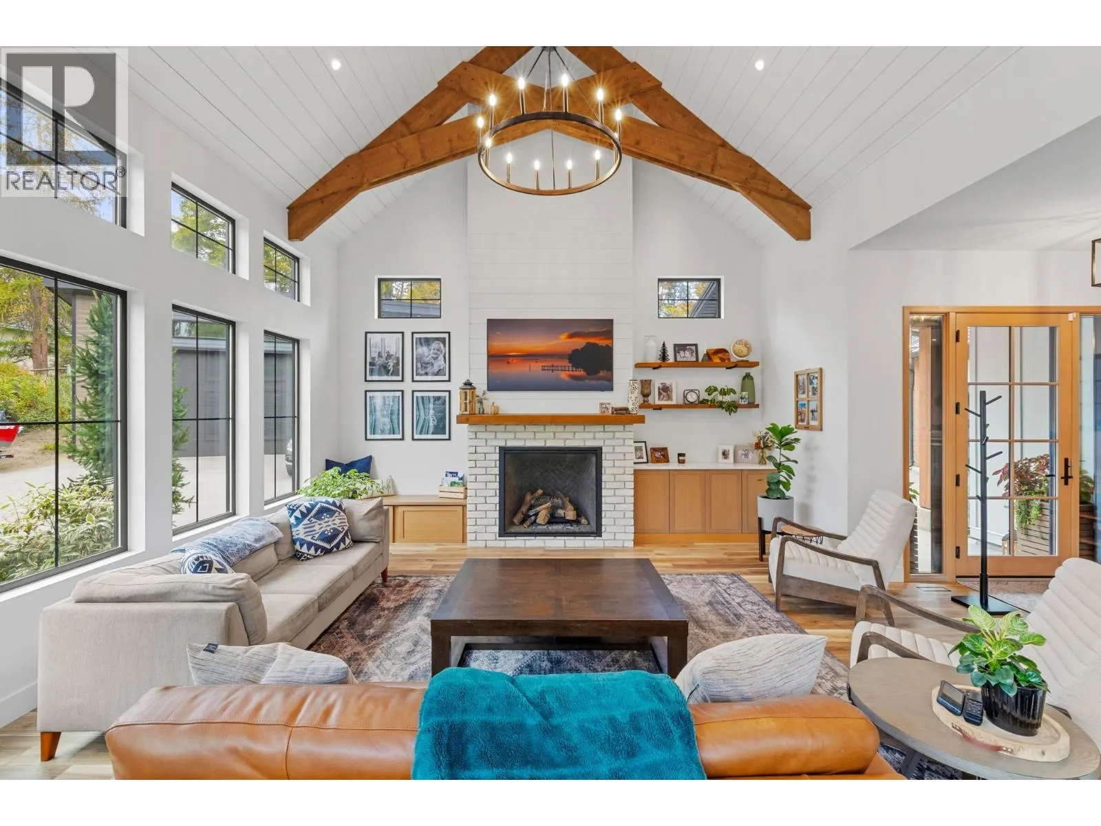 2475 Maquinna Road