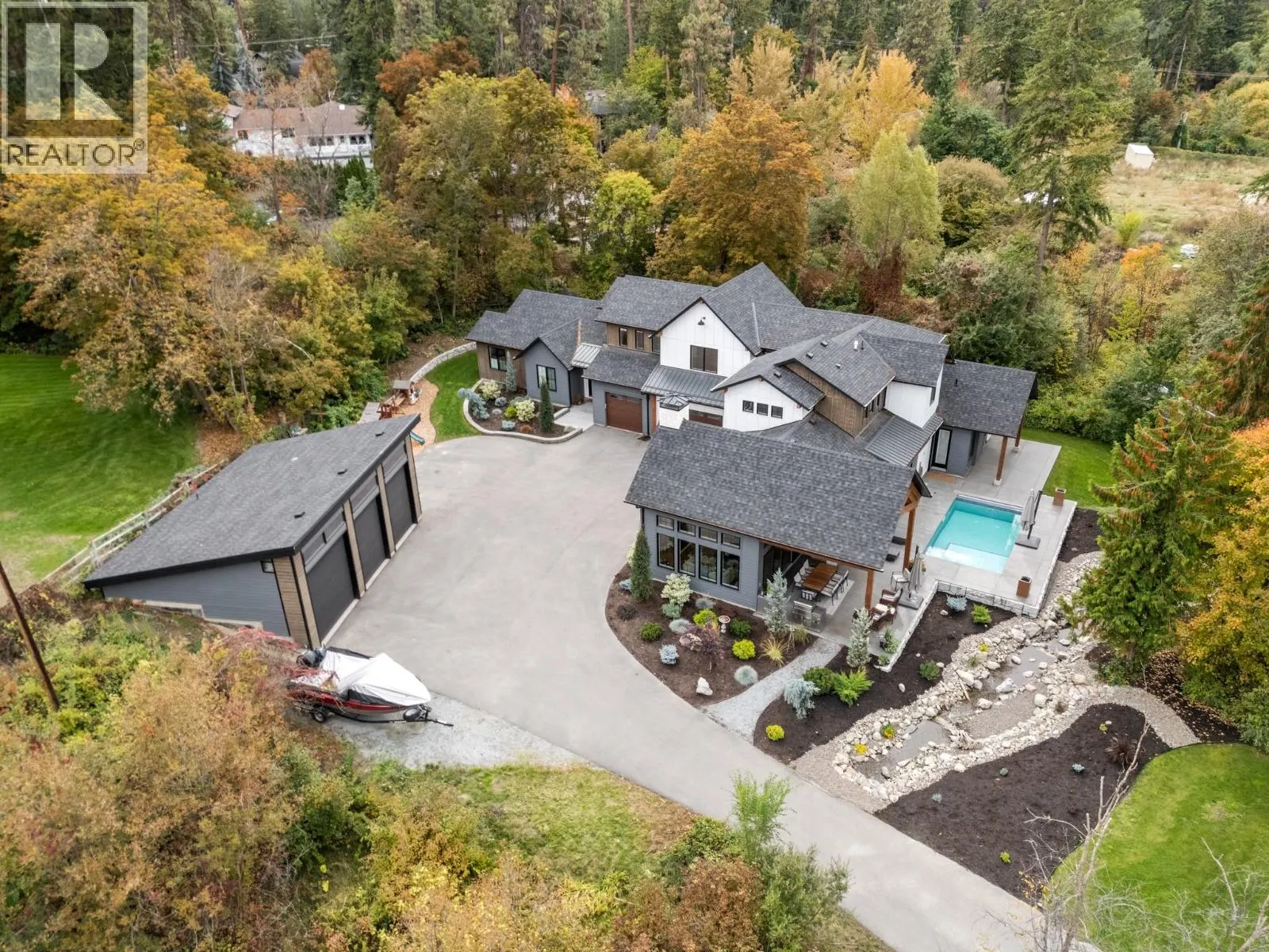 2475 Maquinna Road