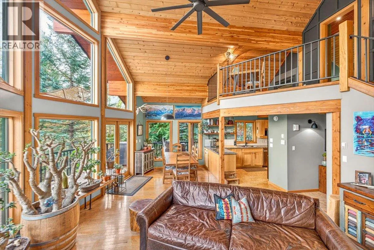 15 ALPINE TRAIL Crescent