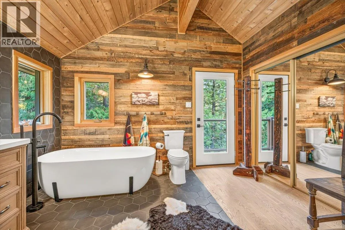 15 ALPINE TRAIL Crescent