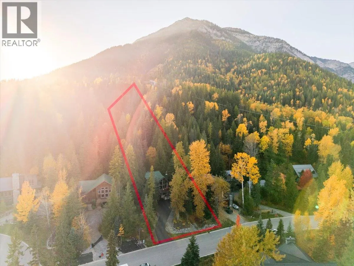 15 ALPINE TRAIL Crescent