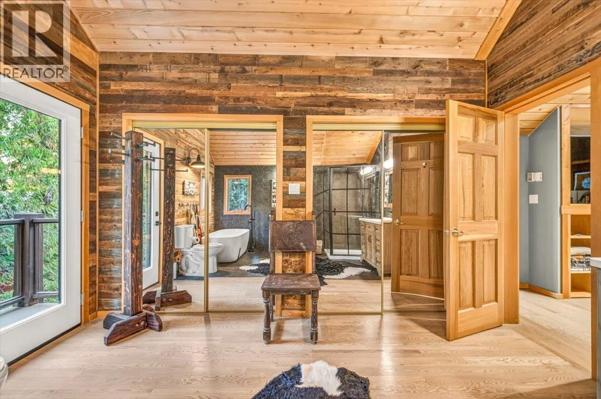 15 ALPINE TRAIL Crescent