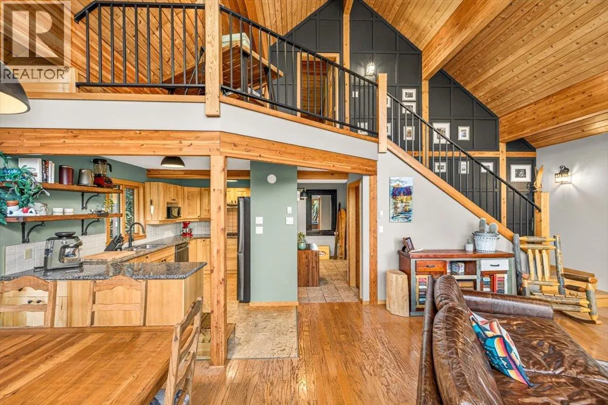 15 ALPINE TRAIL Crescent