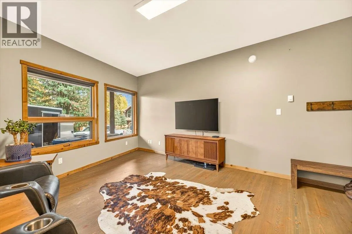 15 ALPINE TRAIL Crescent