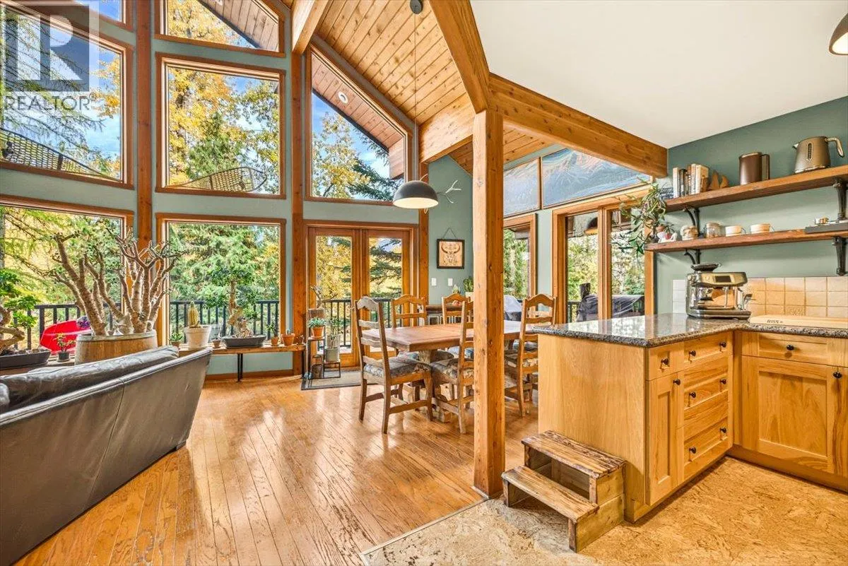 15 ALPINE TRAIL Crescent