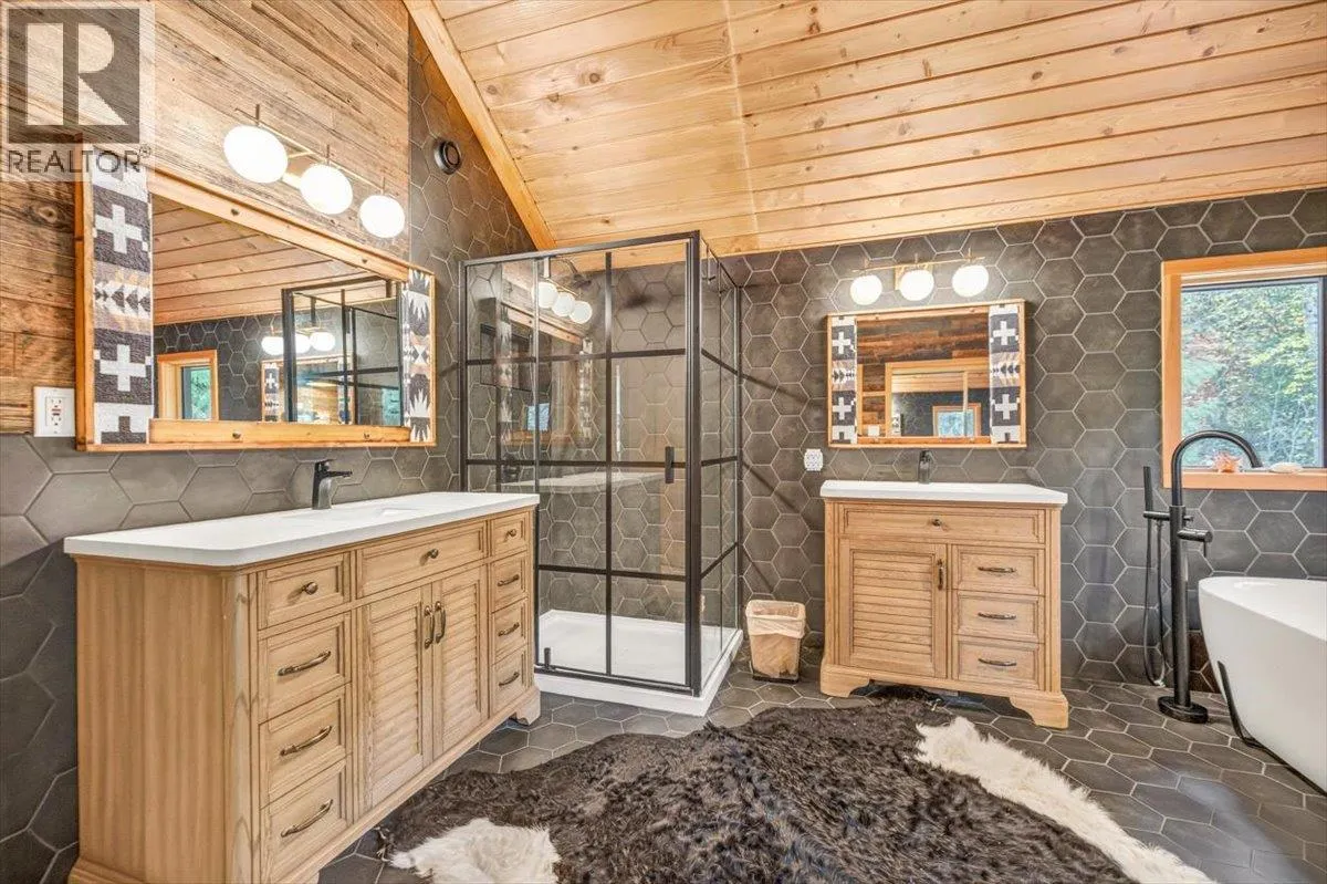 15 ALPINE TRAIL Crescent